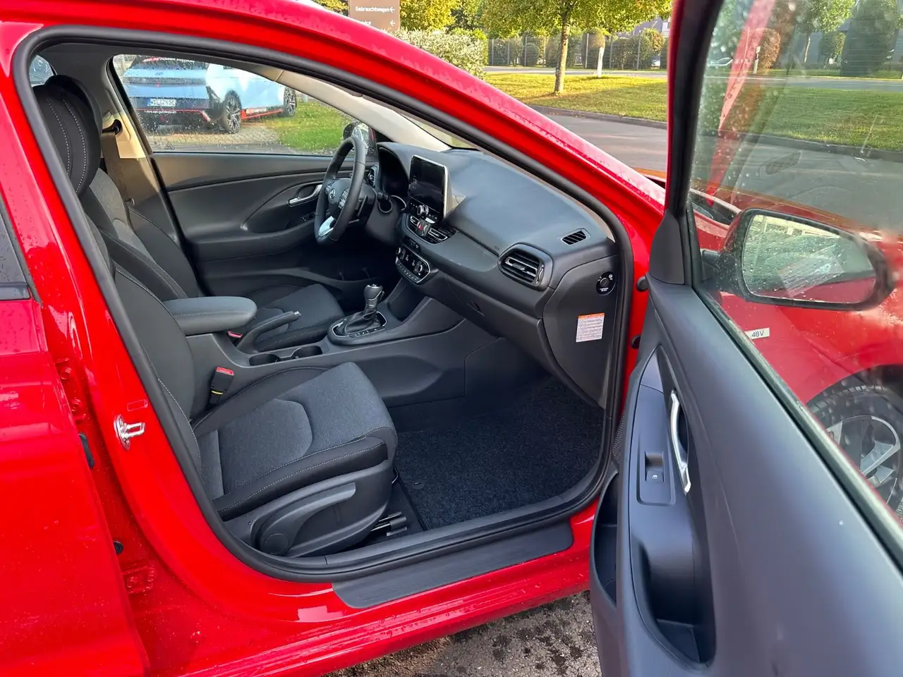 Hyundai i30 cw Trend LED/NAVI/KEYLESS — Vehicle gallery 11