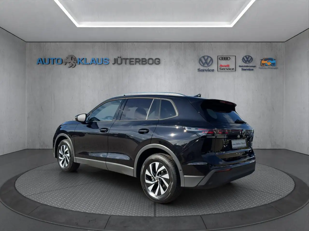Volkswagen Tiguan Life 1.5 eTSI IQ-Light Bluetooth Navi LED — Vehicle gallery 4