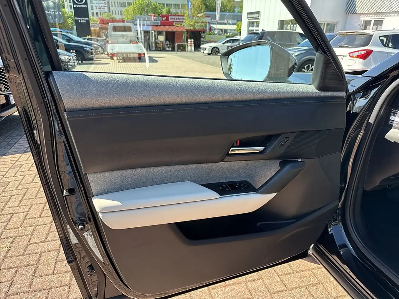 Mazda MX-30 EV EXCLUSIVE-LINE *Klimaautomatik*Sitzheizung* — Vehicle gallery 12