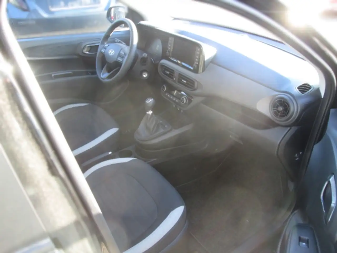 Hyundai i10 Trend 1.0 Navi Kamera Shzg — معرض صور السيارة 6