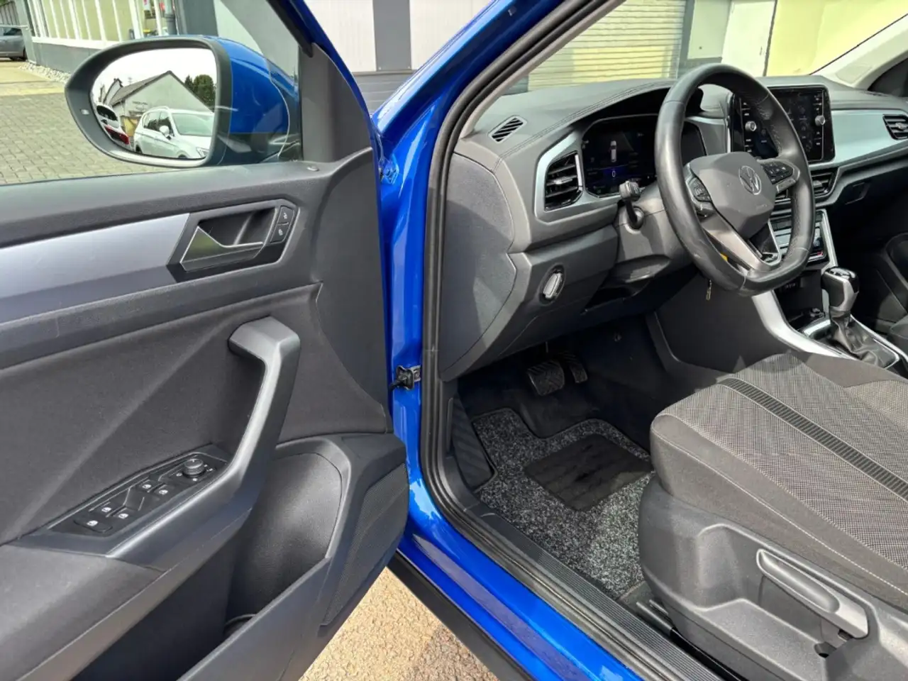 Volkswagen T-Roc Life Navi Digitales Cockpit LED Apple CarPlay Andr — Galerie du véhicule 11