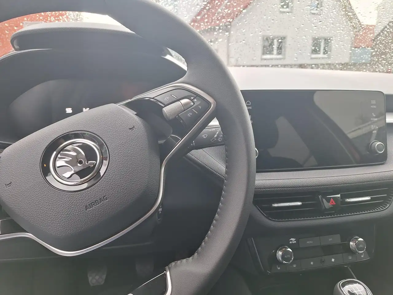 Skoda Fabia 1.0 TSI Selection 70 kW (95 PS), Schaltgetriebe — معرض صور السيارة 4
