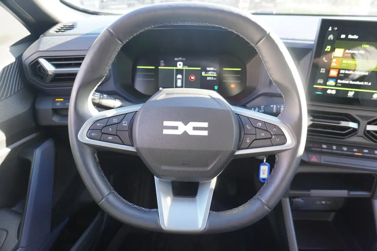 Dacia Duster III 1.0 LPG 100 Extrem LED Navi Kamera DAB — Vehicle gallery 20