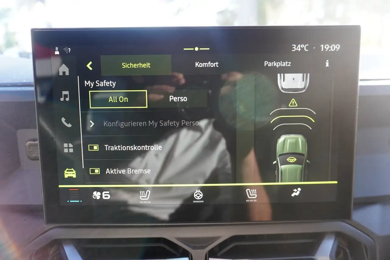 Dacia Duster III 1.0 LPG 100 Extrem LED Navi Kamera DAB — Vehicle gallery 24
