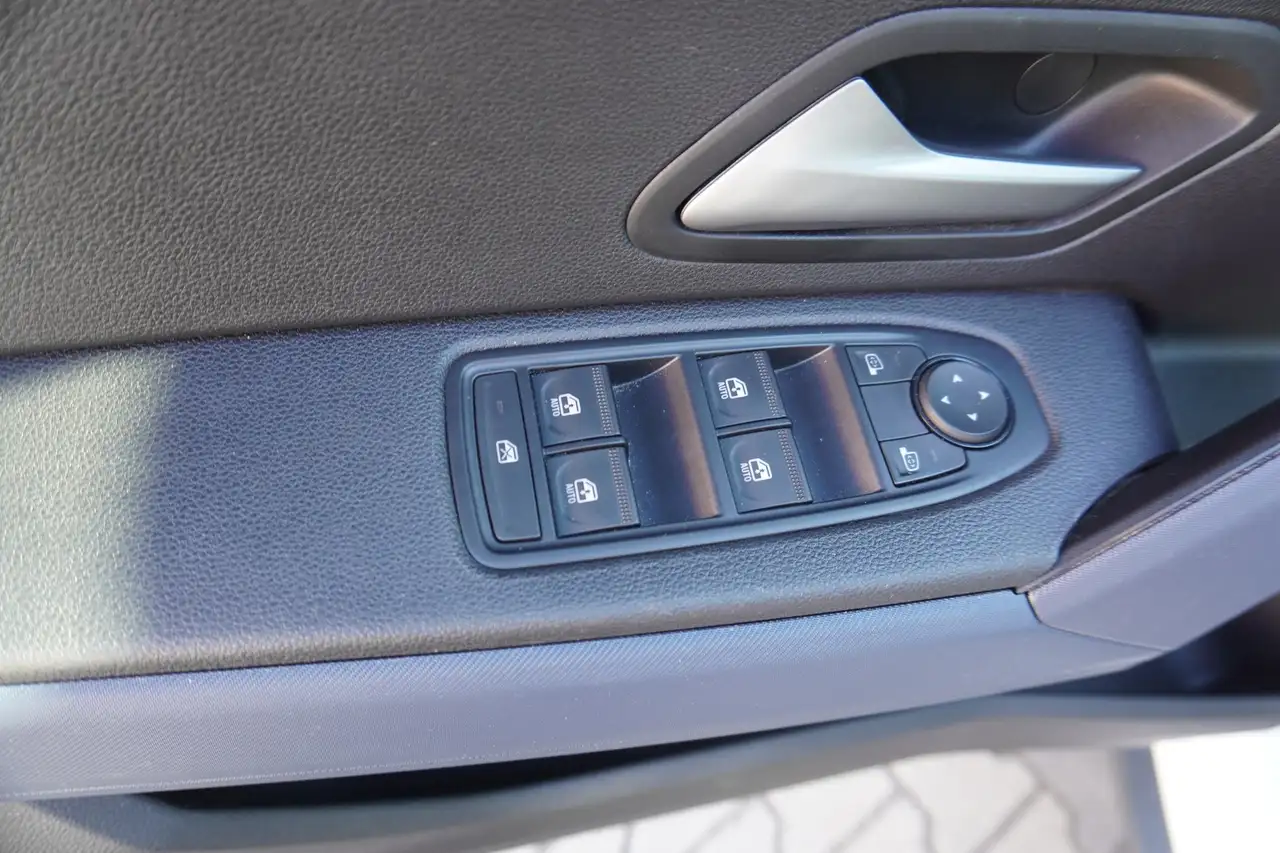 Dacia Duster III 1.0 LPG 100 Extrem LED Navi Kamera DAB — Vehicle gallery 13