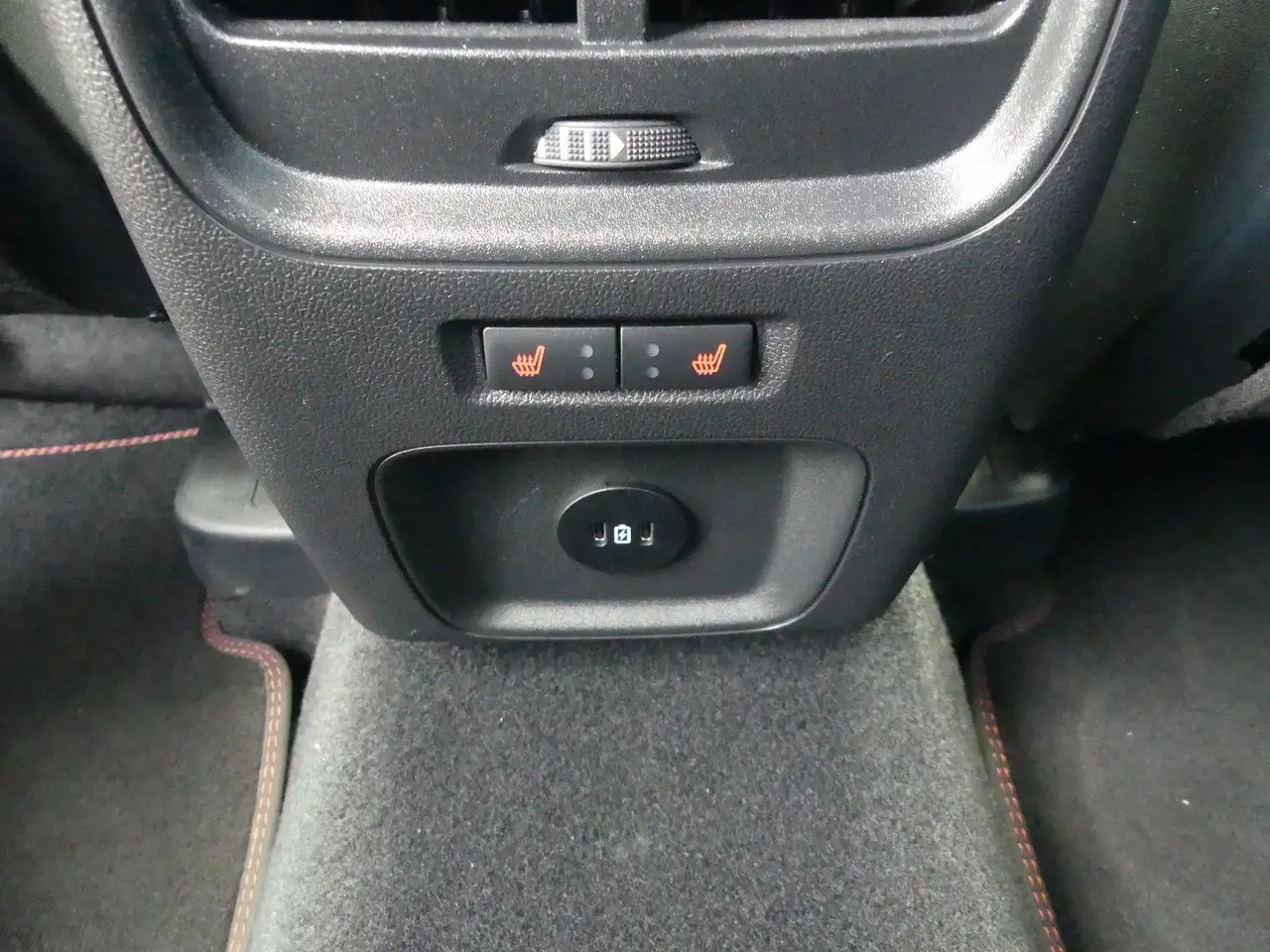 Ford Kuga ST-Line X Glasdach AHZV — معرض صور السيارة 18
