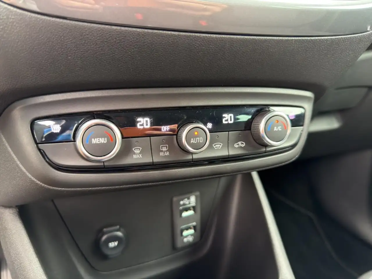 Opel Crossland Elegance Paket ATG Navi Klimaautom Rückfahrkam. Al — معرض صور السيارة 20