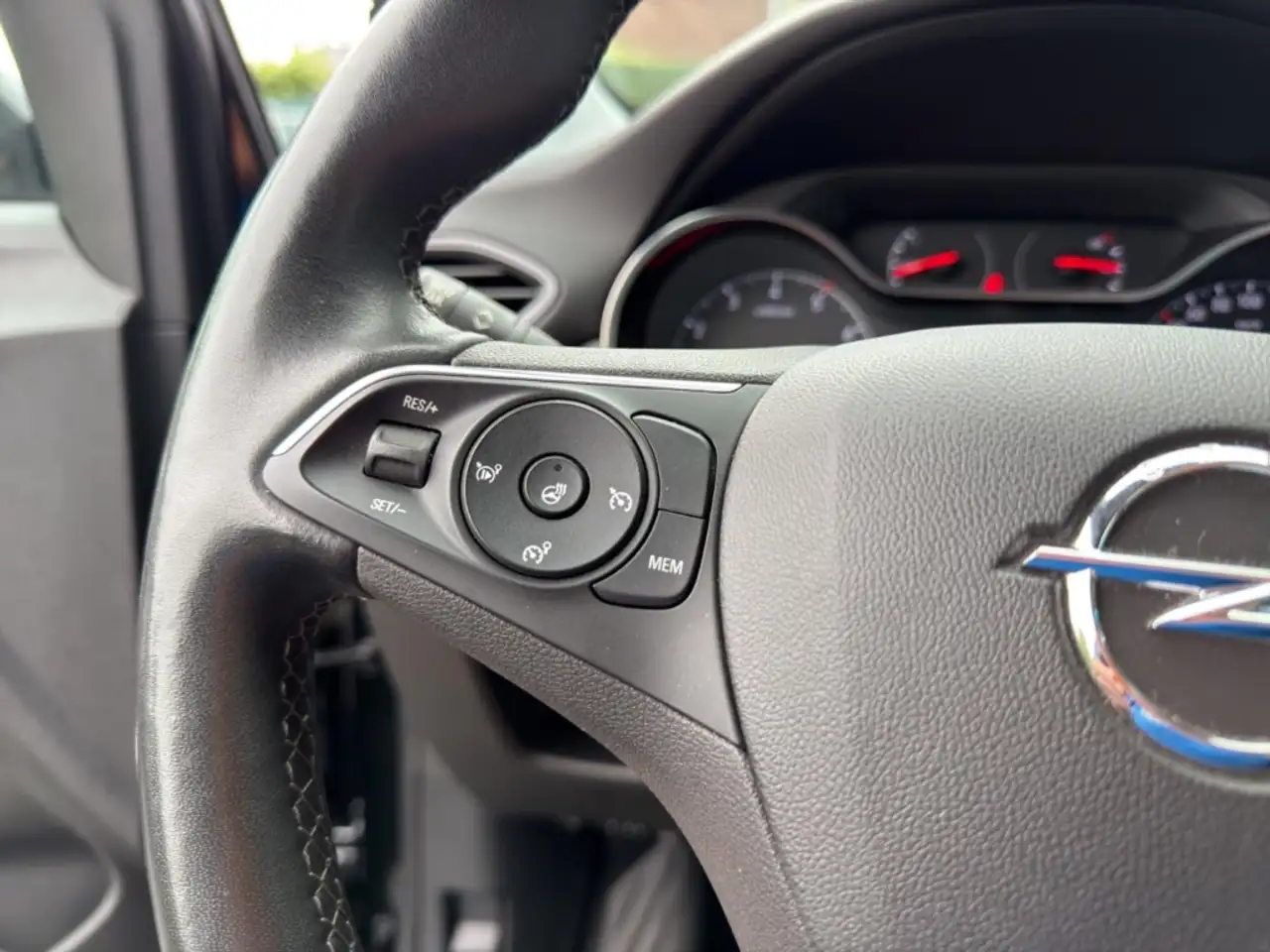 Opel Crossland Elegance Paket ATG Navi Klimaautom Rückfahrkam. Al — معرض صور السيارة 21