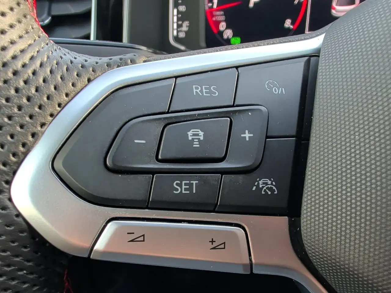 Volkswagen Polo 2.0 TSI GTI DSG beats+Kamera+Keyless+ACC+Matrix+Ap — معرض صور السيارة 19