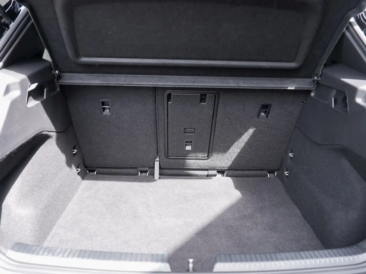Volkswagen ID.3 Pro 150 KW Move,LED,ACC,Kamera,Apple Car Play L... — Galería del vehículo 6