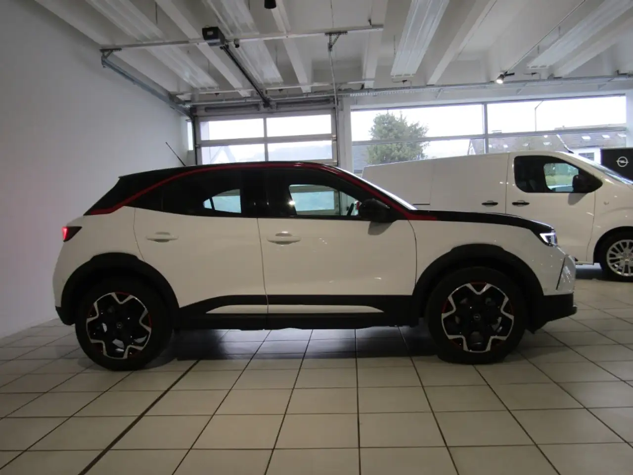 Opel Mokka Line 6E GS 1.2 130PS AUTOM NAV BT PDC KAM APP — معرض صور السيارة 6