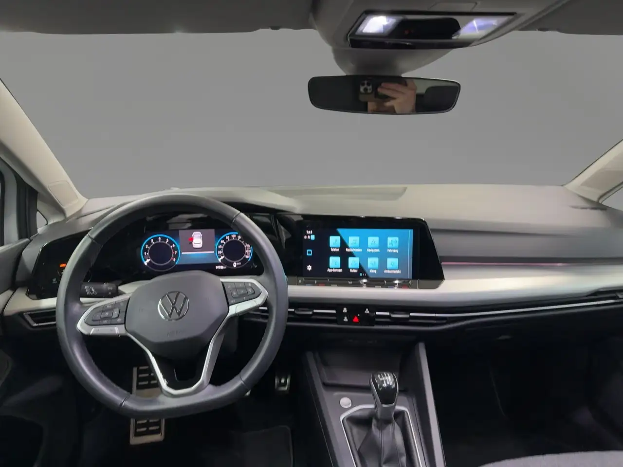 Volkswagen Golf 8 Move 1.0 TSI LED PDC SHZ APP NAV-VORB. — Galerie du véhicule 9