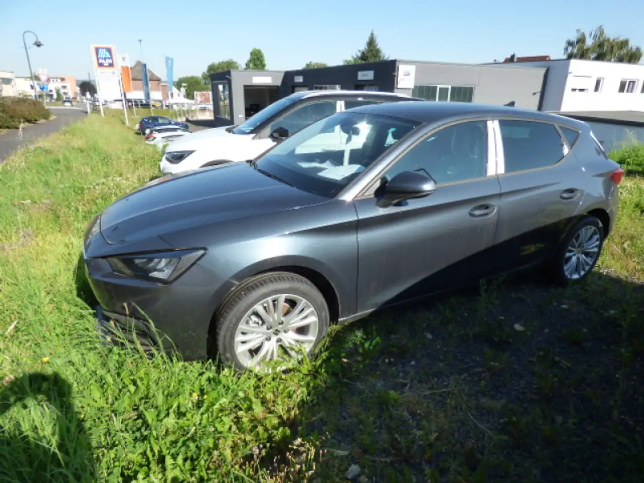 SEAT Leon Leon Style Edition 1,0 TSI DSG Klima Color Bluet — معرض صور السيارة 6