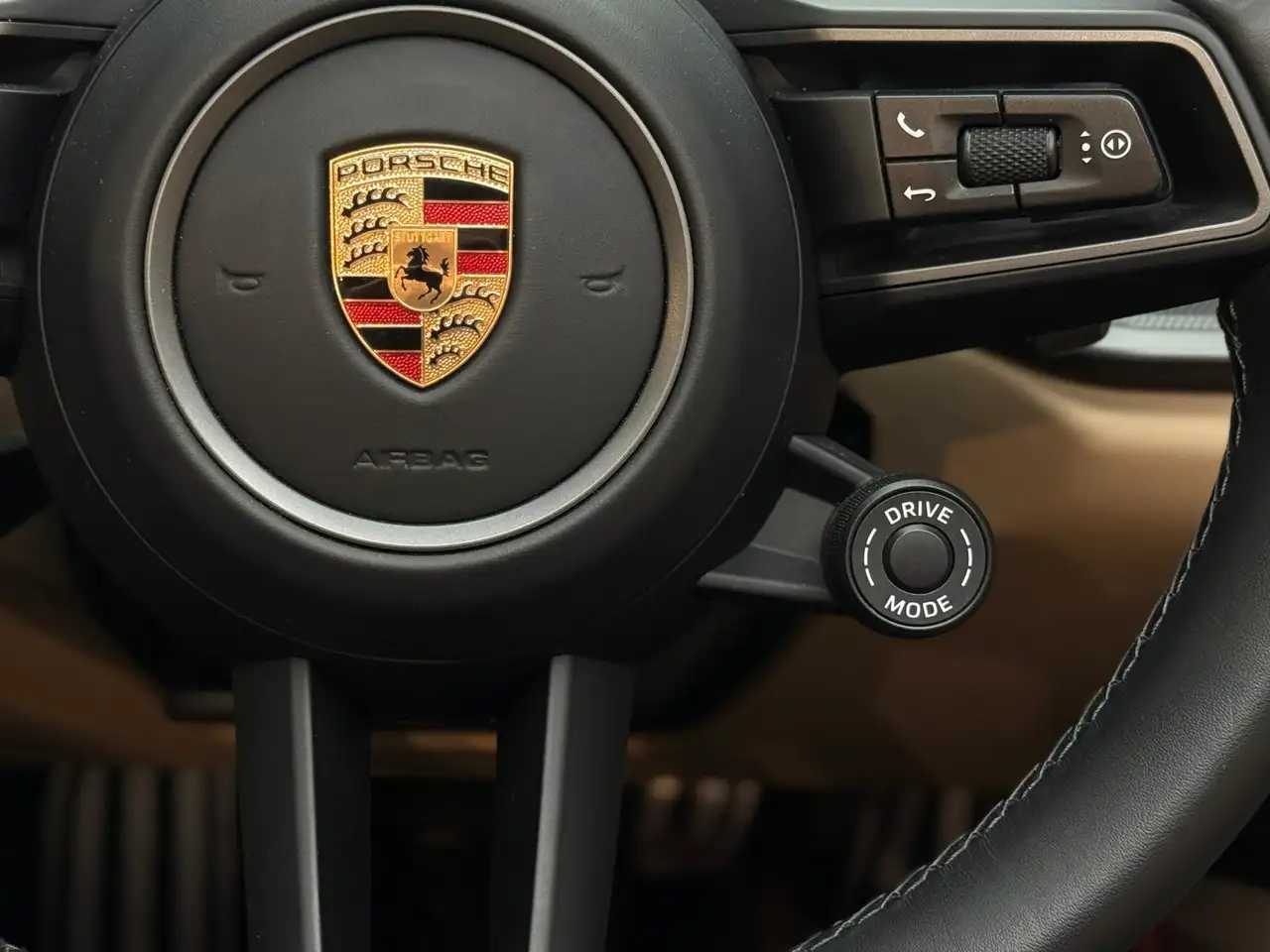 Porsche 911 Carrera S Cabriolet*Sport-Chrono*InnoDrive* — معرض صور السيارة 18