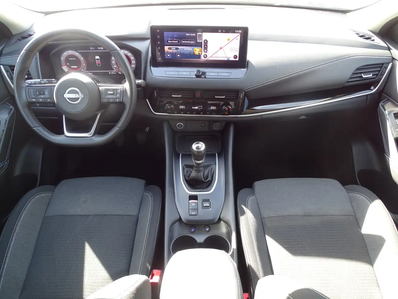 Nissan Qashqai N-Connecta 1.3 Dig-T LED ACC Navi Pano — Vehicle gallery 11