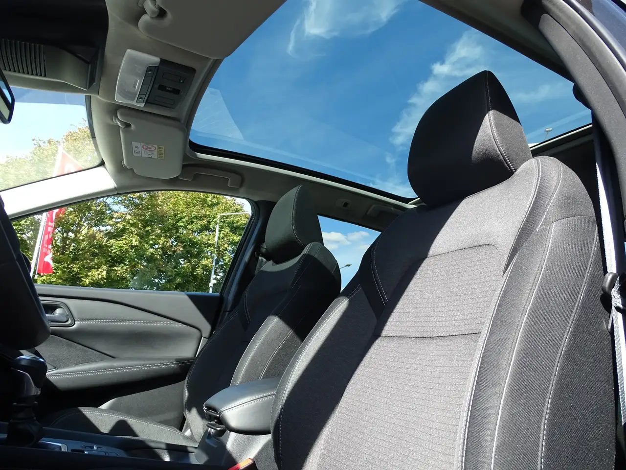 Nissan Qashqai N-Connecta 1.3 Dig-T LED ACC Navi Pano — Vehicle gallery 9