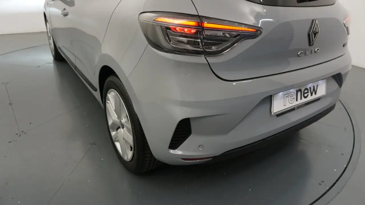Renault Clio 1.6 E-TECH EVOLUTION 143 5P — Vehicle gallery 28