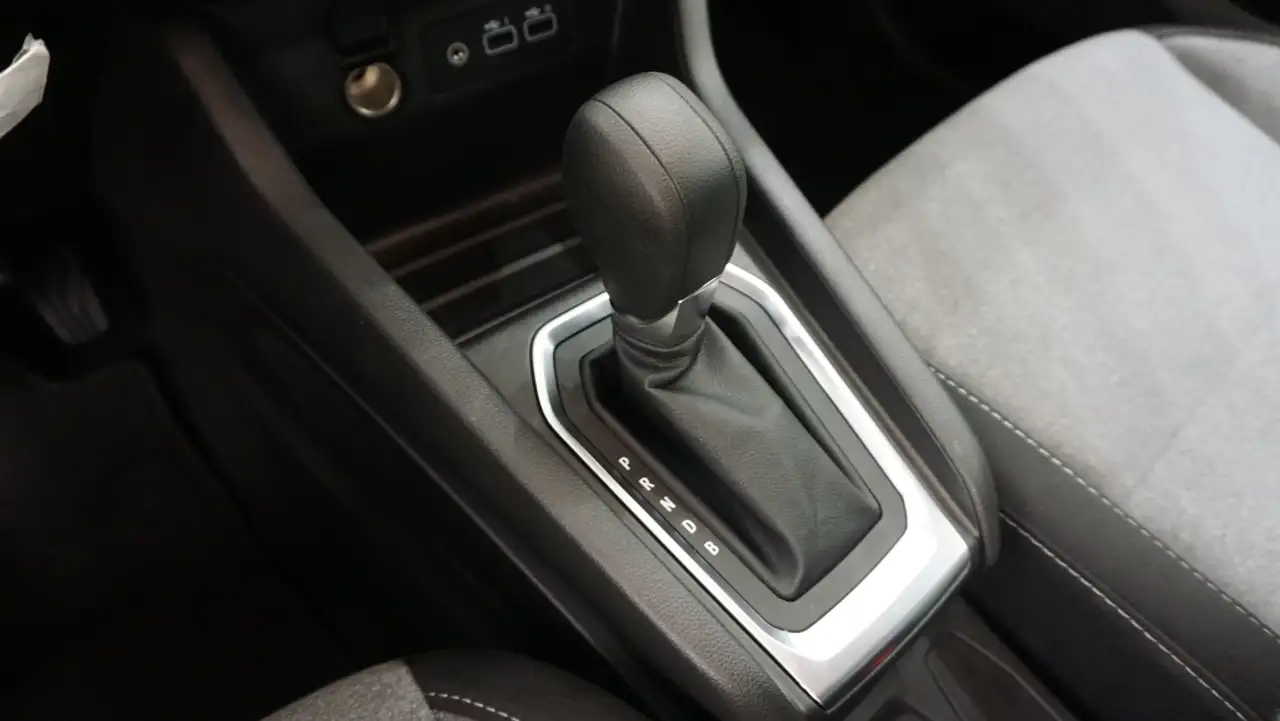 Renault Clio 1.6 E-TECH EVOLUTION 143 5P — Vehicle gallery 18