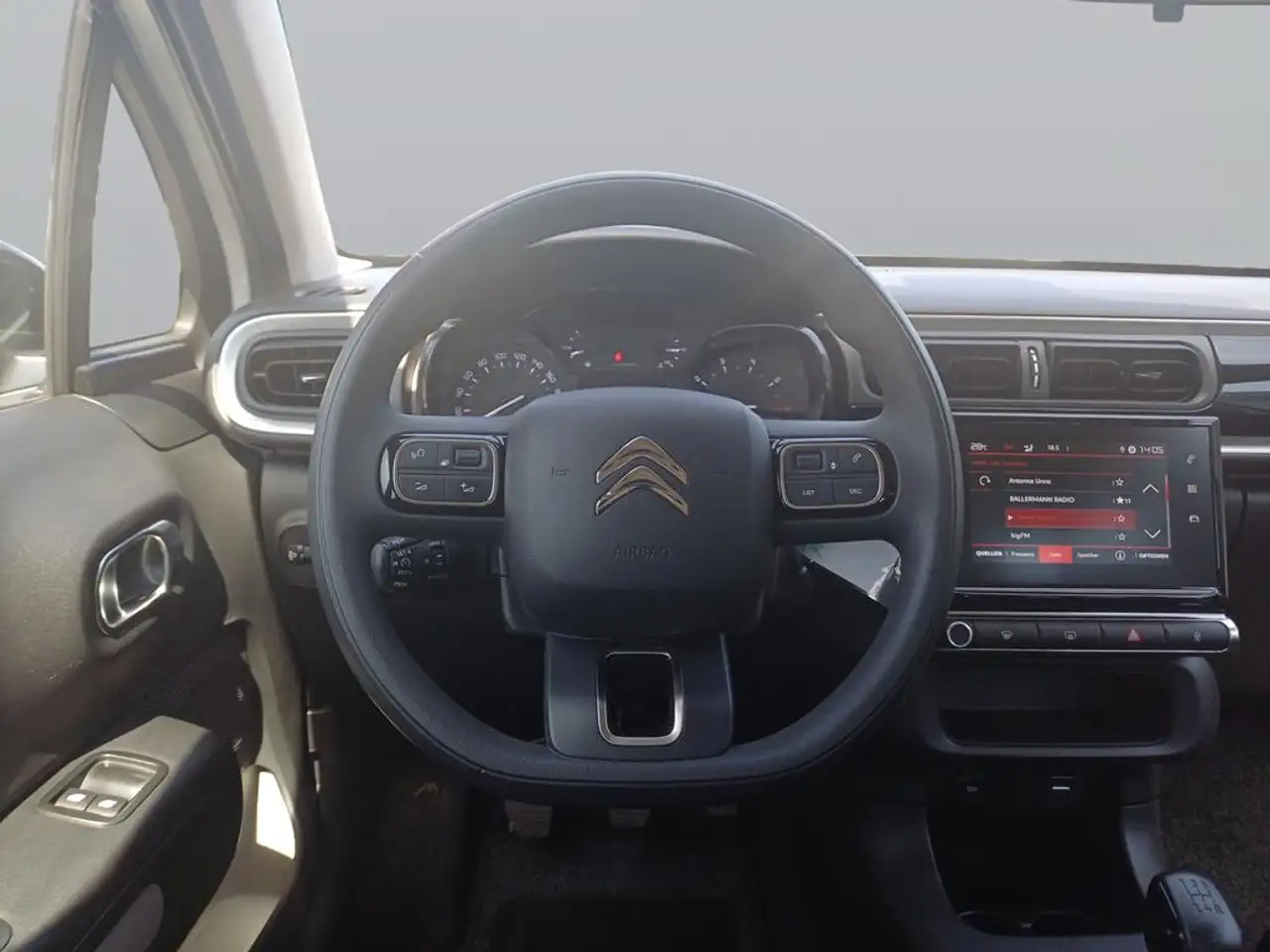 Citroen C3 PureTech 83 S&S Plus — Vehicle gallery 13