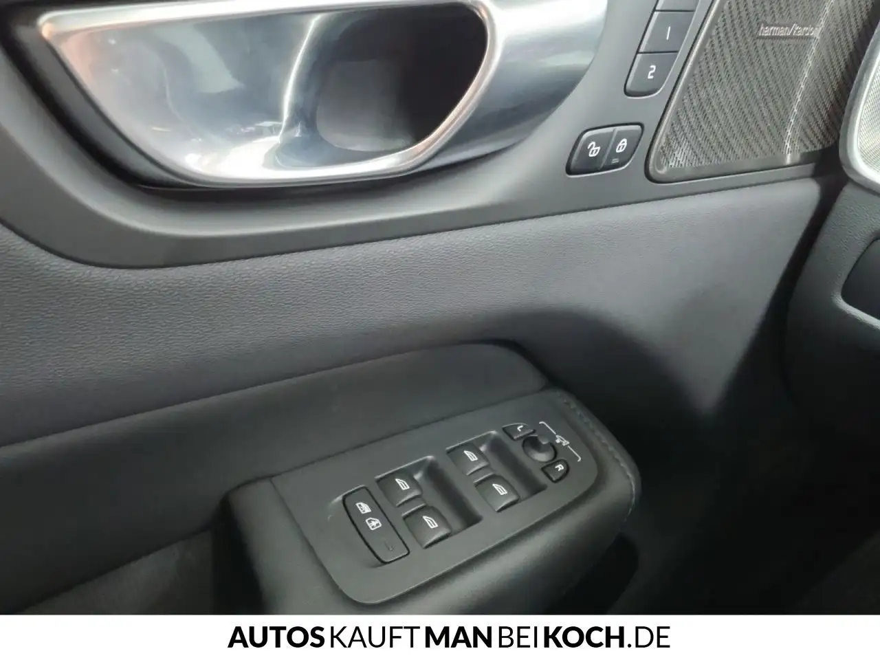 Volvo XC60 B4B Plus Dark H&K ACC BLIS 360 Voll-LED 21" — معرض صور السيارة 14