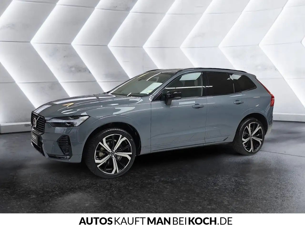 Volvo XC60 B4B Plus Dark H&K ACC BLIS 360 Voll-LED 21" — معرض صور السيارة 3