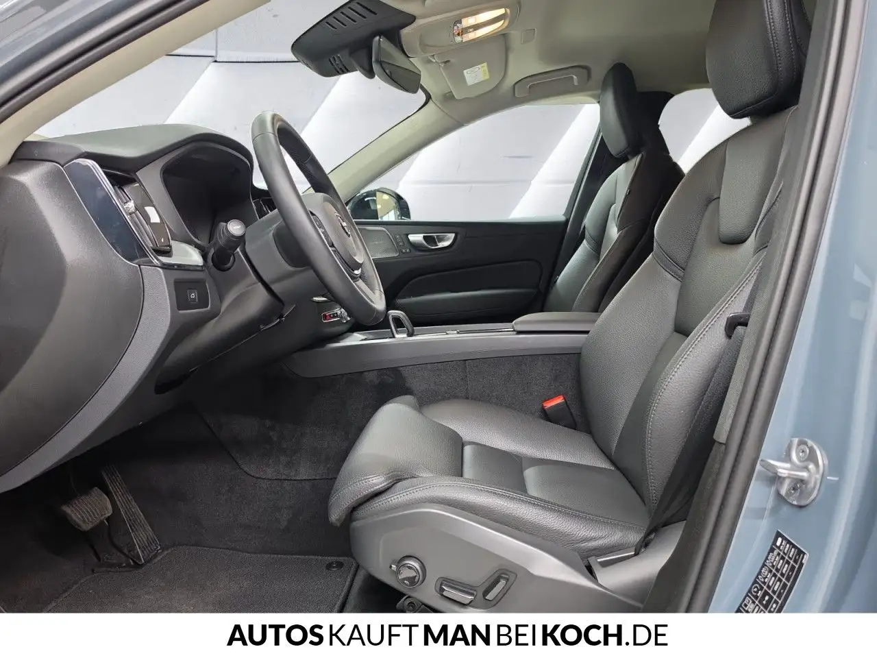 Volvo XC60 B4B Plus Dark H&K ACC BLIS 360 Voll-LED 21" — معرض صور السيارة 7