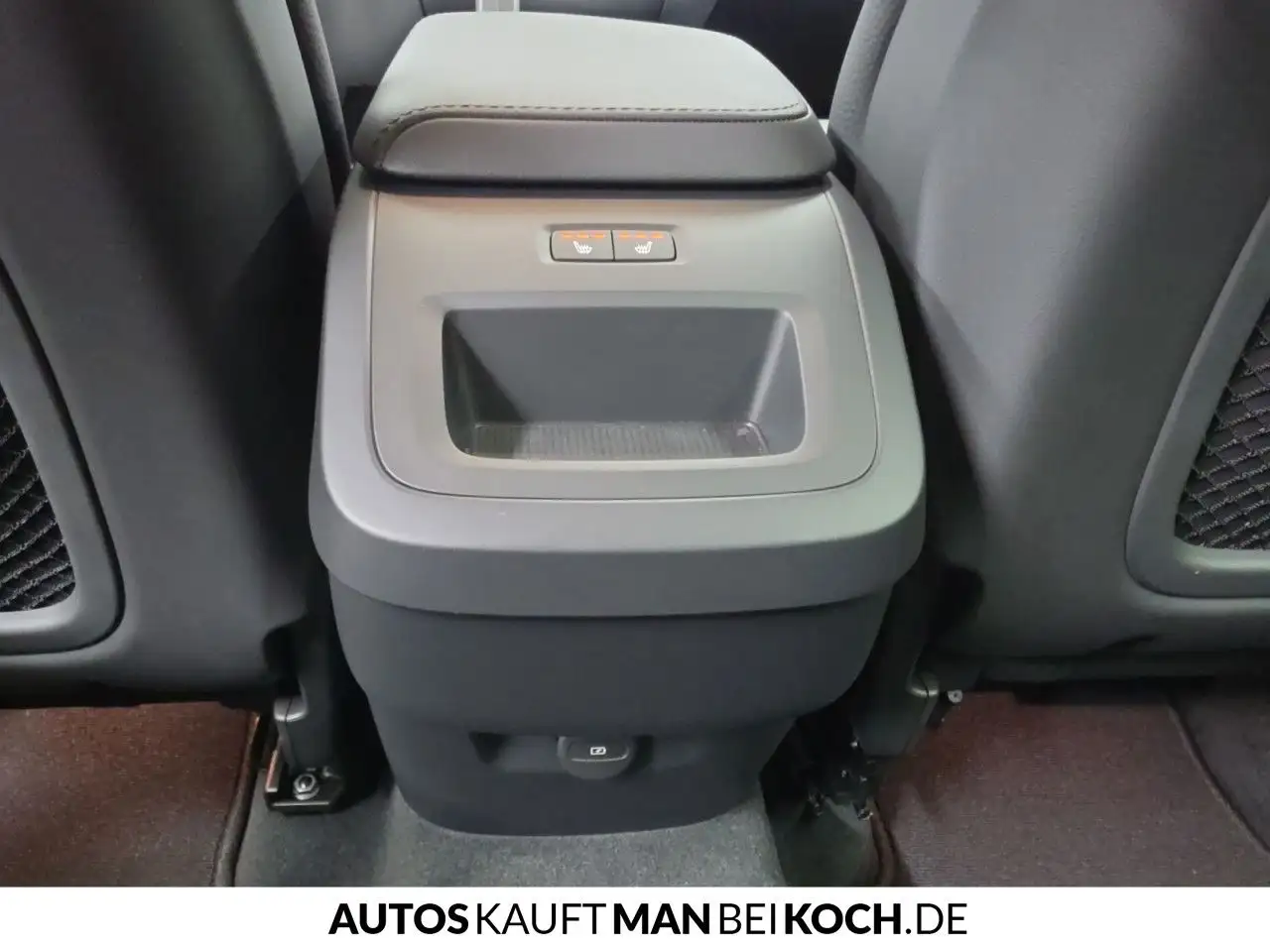 Volvo XC60 B4B Plus Dark H&K ACC BLIS 360 Voll-LED 21" — معرض صور السيارة 33