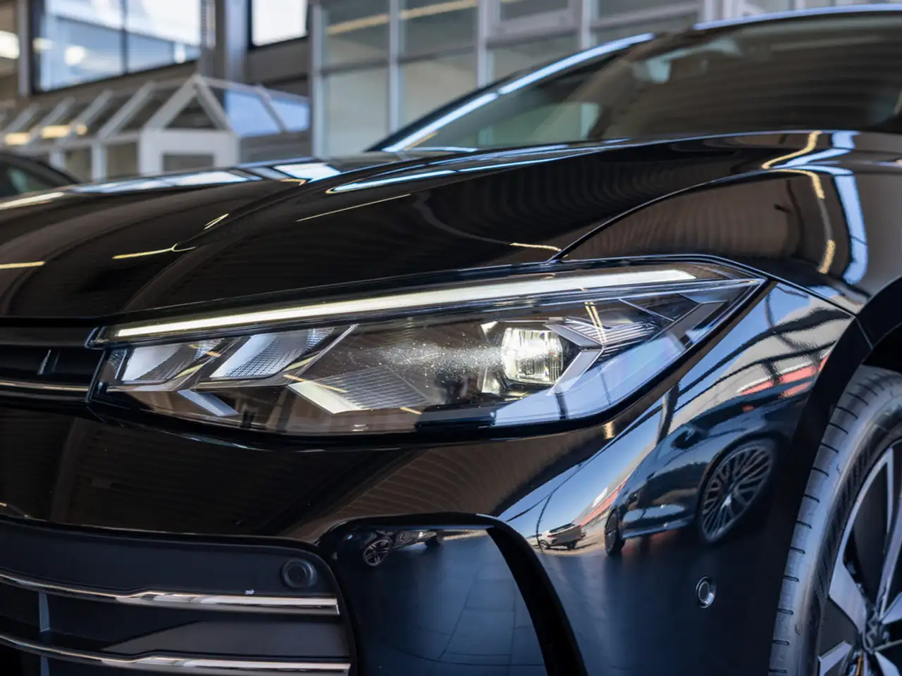 Volkswagen Passat Business 1,5 l eTSI DSG AHK ACC LED BT — Galería del vehículo 30