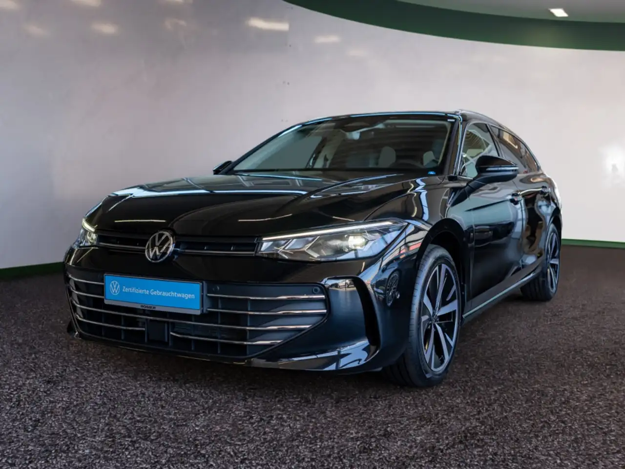Volkswagen Passat Business 1,5 l eTSI DSG AHK ACC LED BT — Galería del vehículo 2