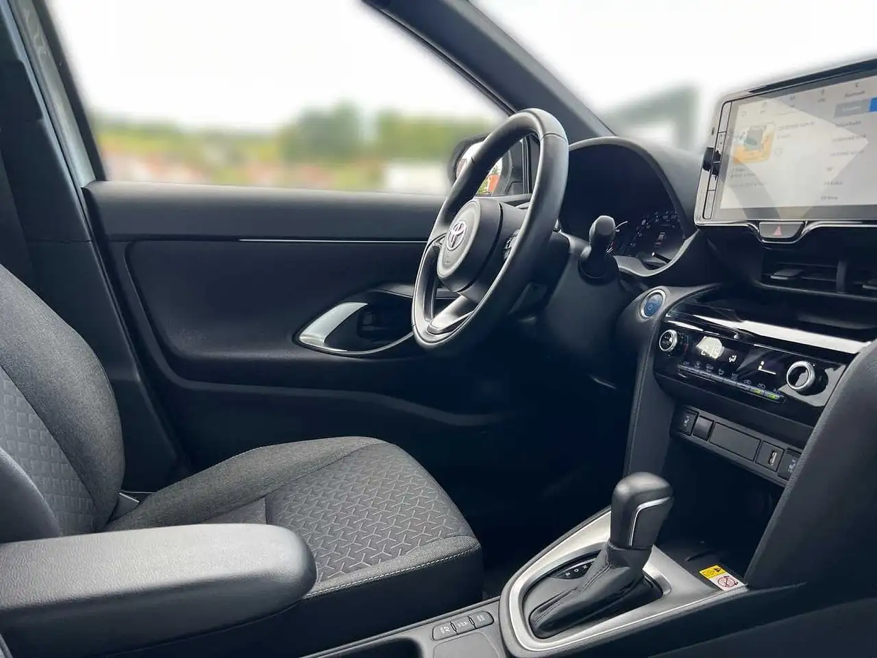 Toyota Yaris Cross Hybrid 1.5 VVT-i Team D KAMERA SHZ — معرض صور السيارة 6