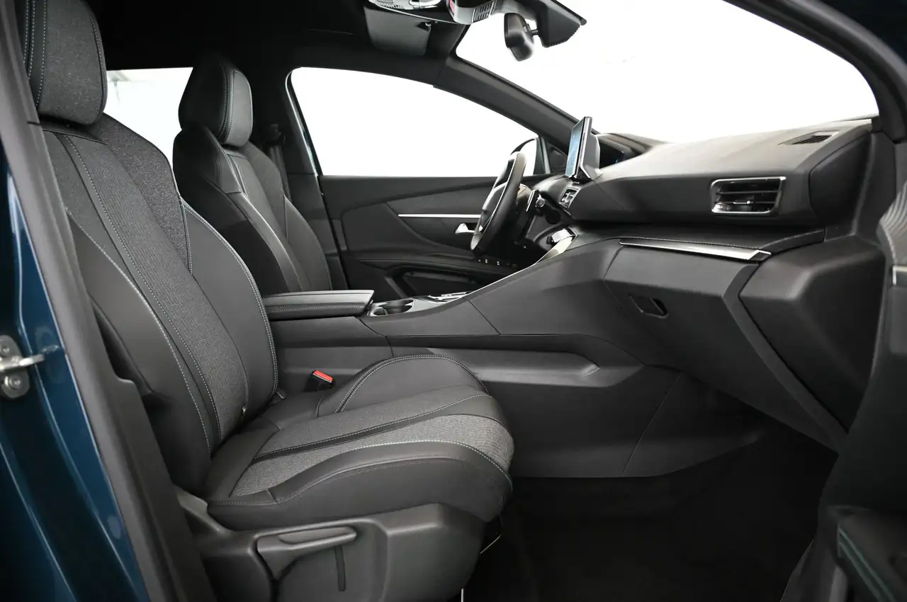 Peugeot 3008 1.6 180 PHEV e-EAT8 Allure-Pack LED/ACC/18 — Galerie du véhicule 26