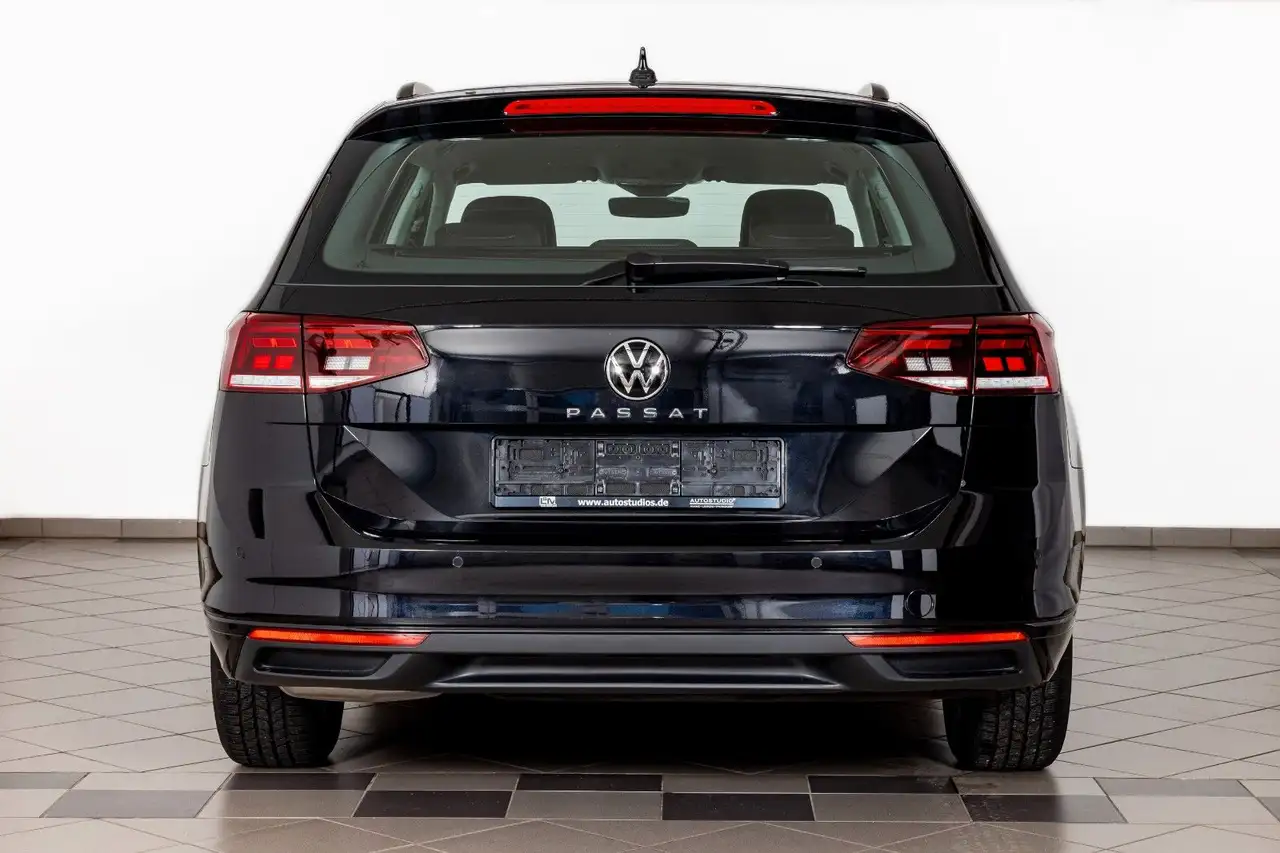 Volkswagen Passat Variant Business — Vehicle gallery 3