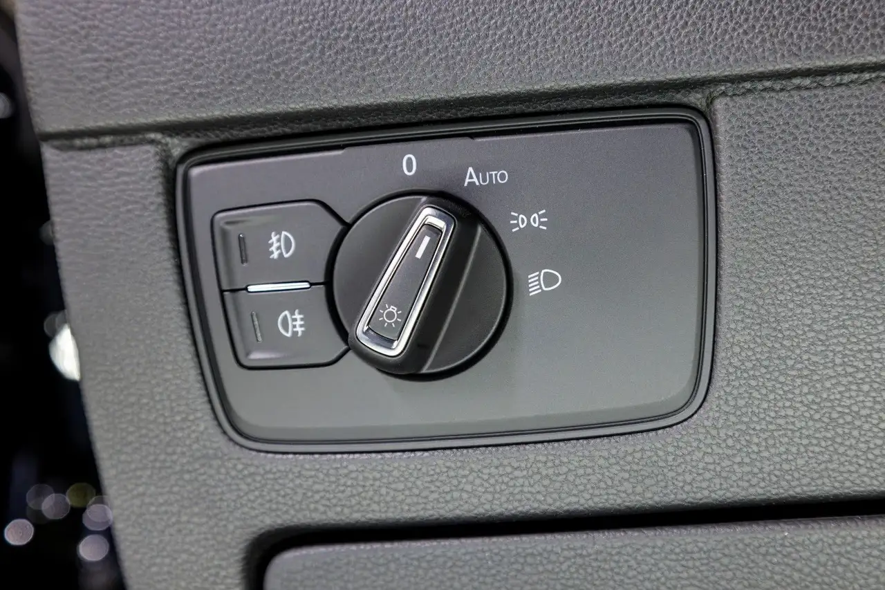 Volkswagen Passat Variant Business — Vehicle gallery 12