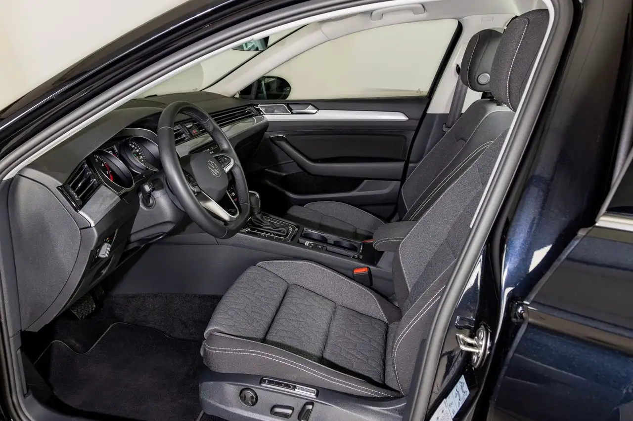 Volkswagen Passat Variant Business — Vehicle gallery 6