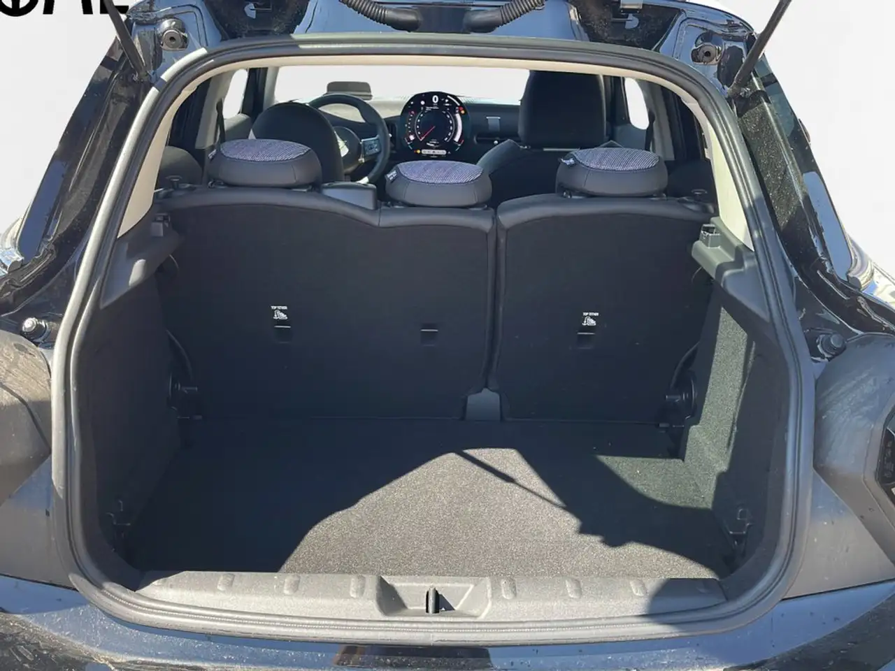 MINI Cooper 5 puertas C Classic Aut. — معرض صور السيارة 21