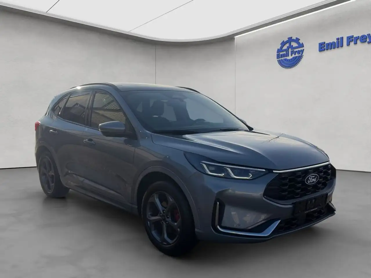 Ford Kuga 2.5 Duratec FHEV ST-LINE X — معرض صور السيارة 7