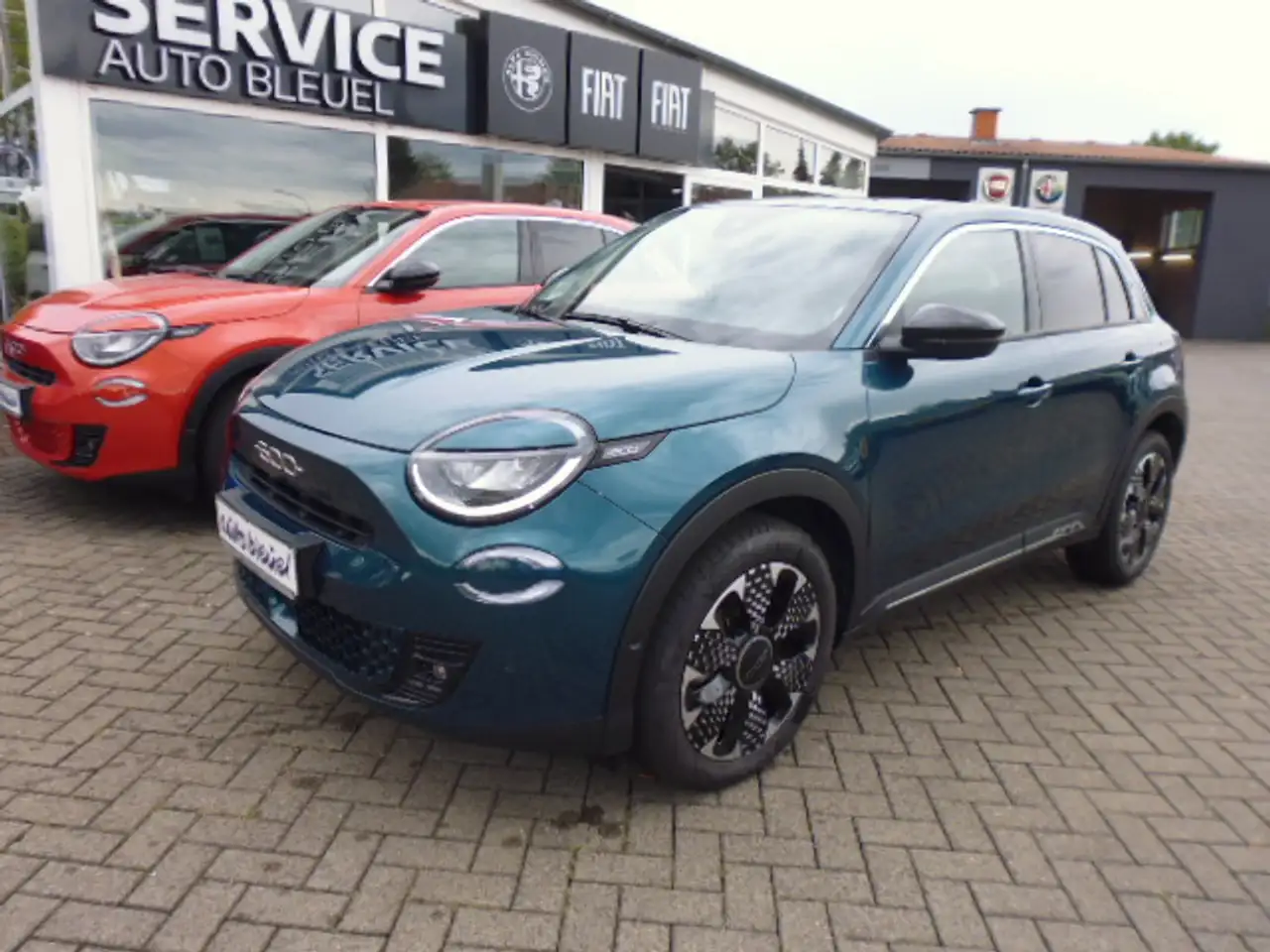 Fiat 600 Hybrid La Prima DCT Automatik 100KW/136PS — Galerie du véhicule 2