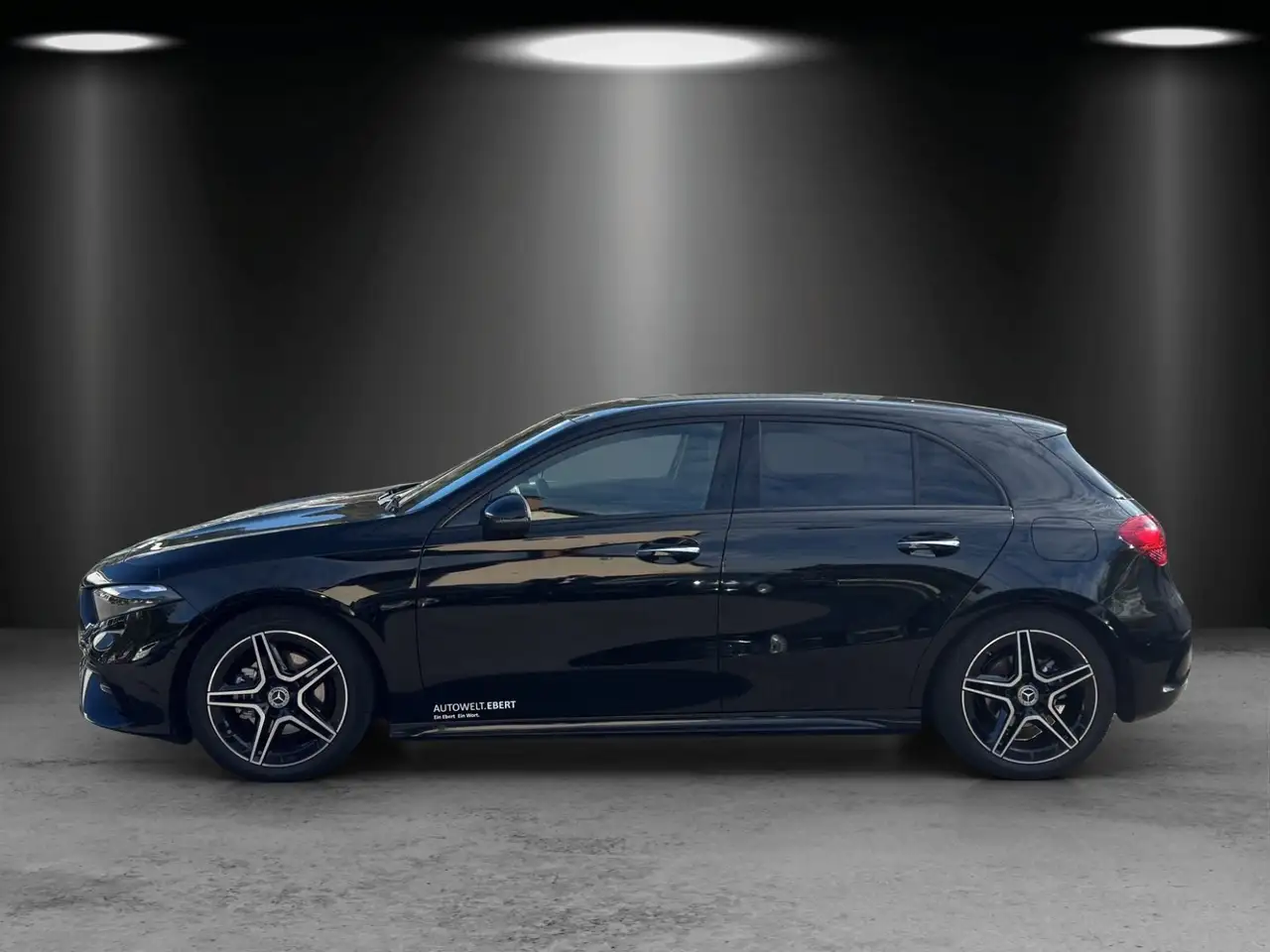 Mercedes-Benz A 180 AMG KeyGo LED Kamera Soundsystem Totwinkel — Galería del vehículo 2