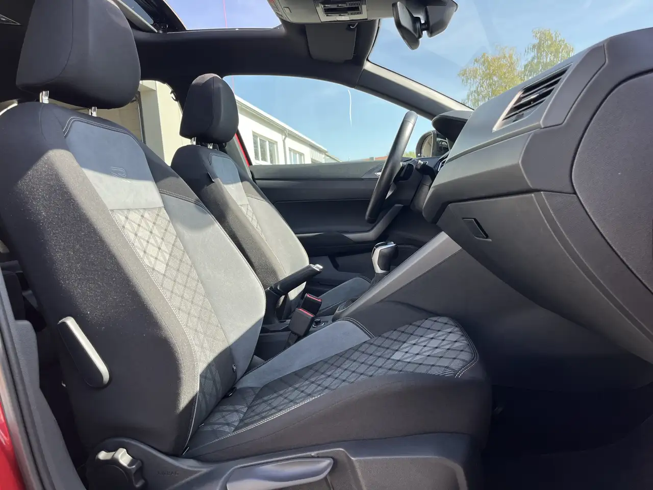 Volkswagen Taigo 1.0 TSI DSG R-Line 125€ m.20% Anz. AHK PANO Navi — Vehicle gallery 15