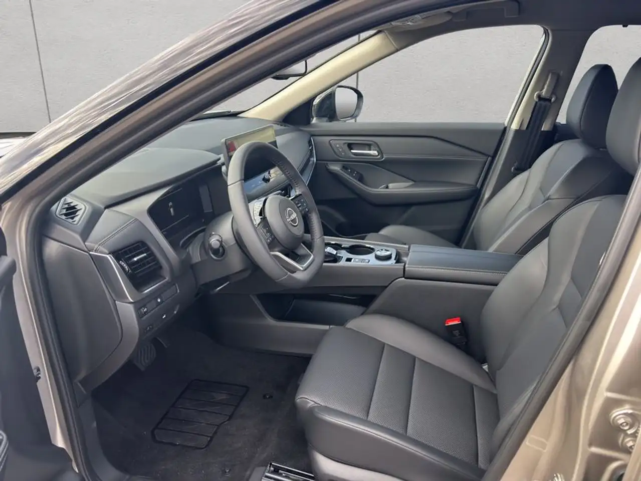 Nissan X-Trail 1.5 VC-T e-POWER e-4ORCE N-Trek — معرض صور السيارة 9