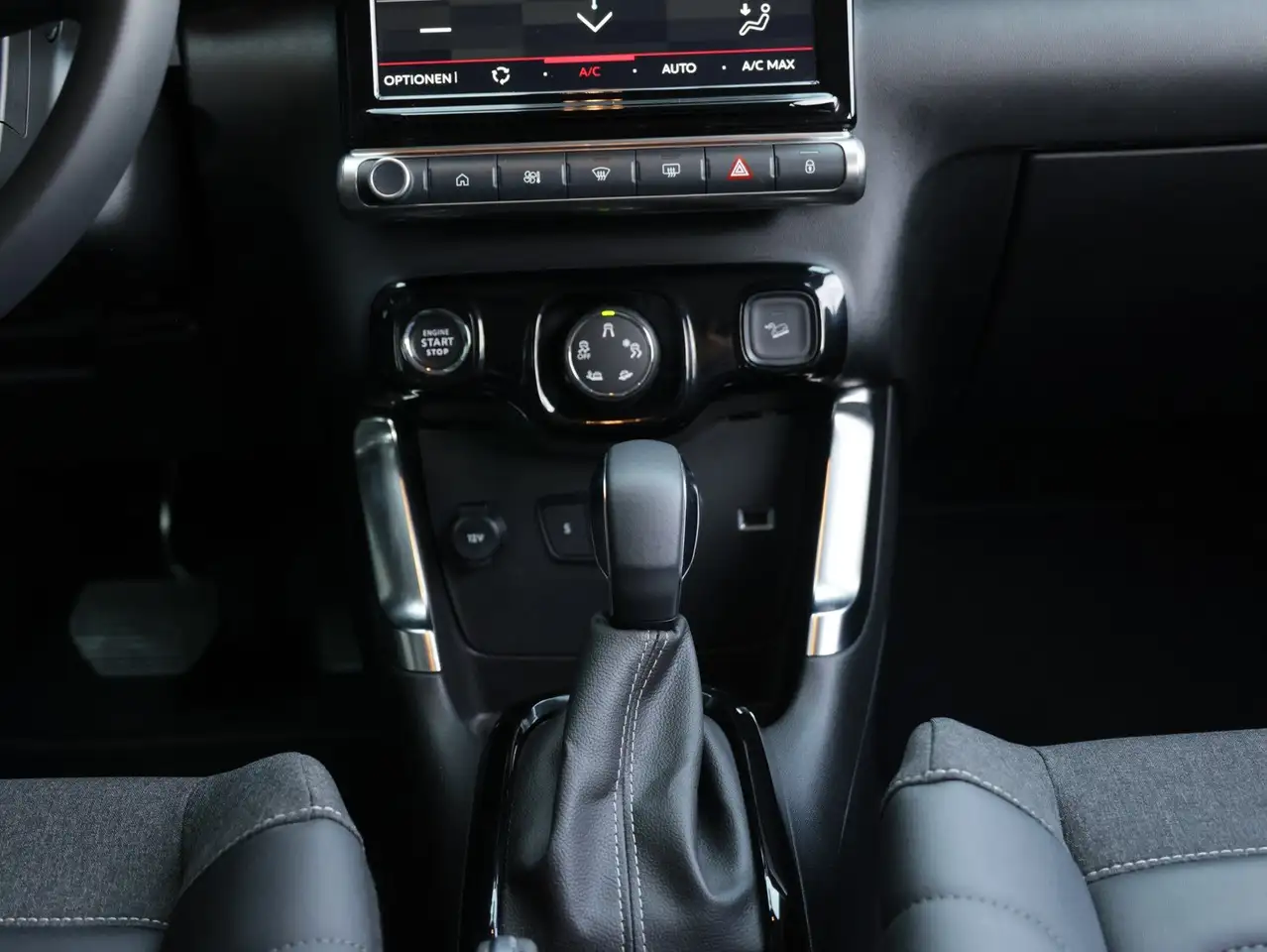 Citroen C3 Aircross 1,2 Ltr - PureTech / Max / 131 PS / Kam. / Navi — Vehicle gallery 13