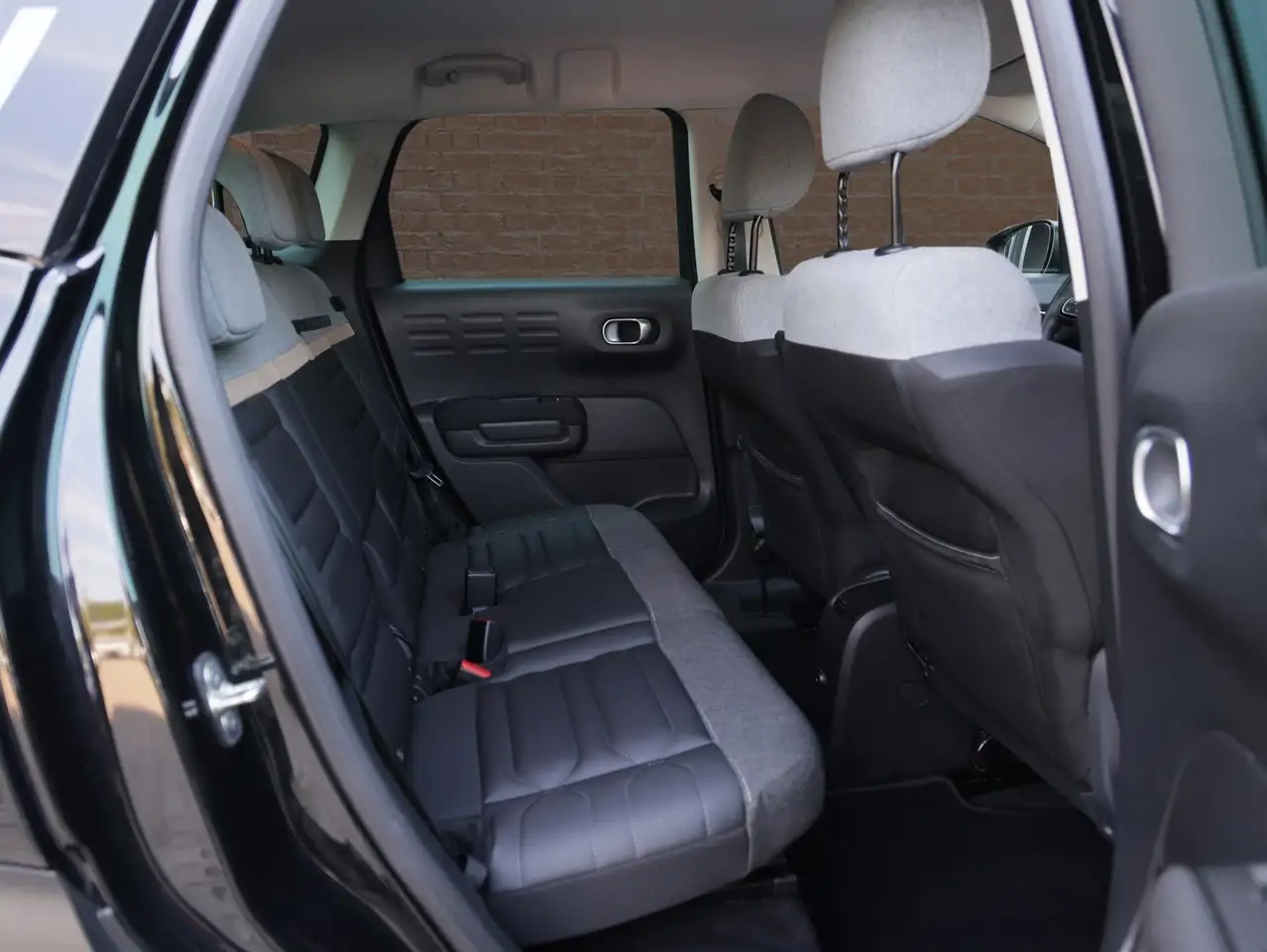 Citroen C3 Aircross 1,2 Ltr - PureTech / Max / 131 PS / Kam. / Navi — Vehicle gallery 9