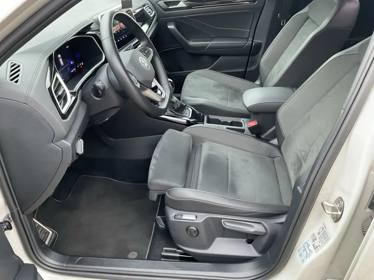Volkswagen T-Roc 1.0 TSI R-Line — Galería del vehículo 9