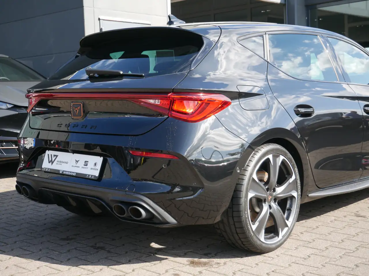 CUPRA Leon 2.0 TSI VZ DCC KAMERA NAVI ACC LED BEATS — Galerie du véhicule 23