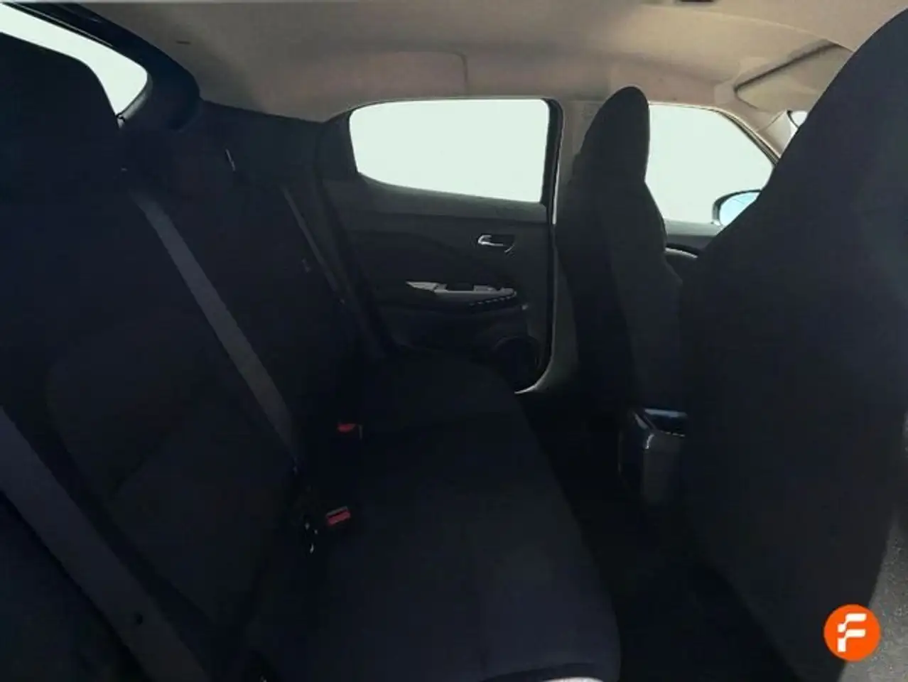 Nissan Juke DIG-T 84 kW (114 CV) 6M/T Acenta — معرض صور السيارة 19