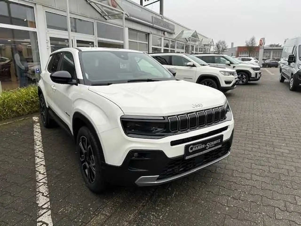Jeep Avenger 1.2 Benzin M/T Summit — Vehicle gallery 3
