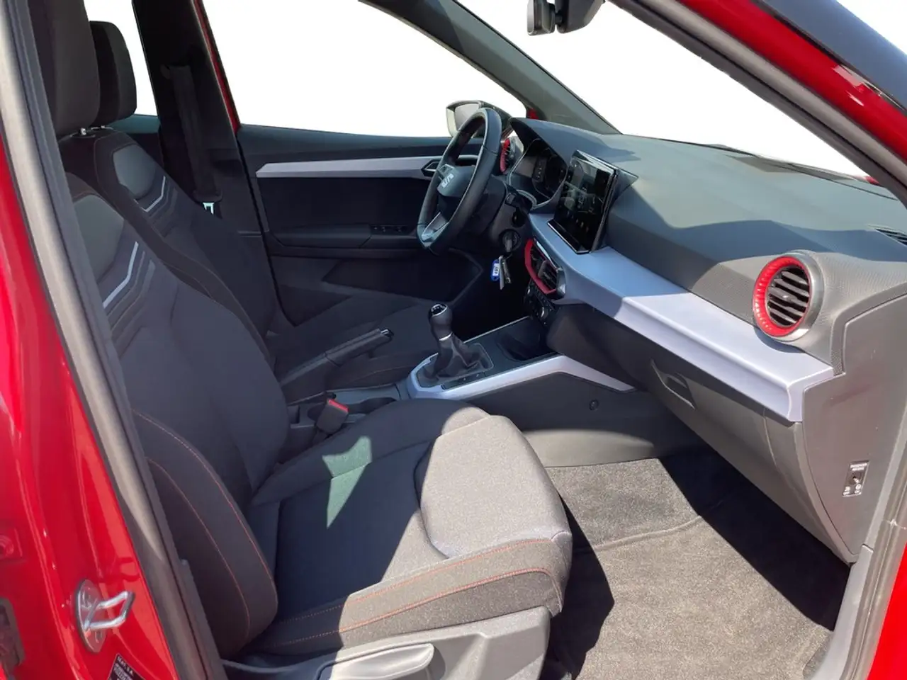 SEAT Arona 1.0 TSI FR VOLL-LED*NAV*VIRTUAL*ACC*SHZ*PARKLEN... — Galería del vehículo 13