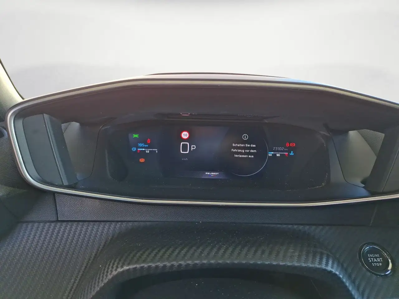 Peugeot 2008 PureTech 130 EAT8 GT Navi LED Bluetooth PDC — Vehicle gallery 10