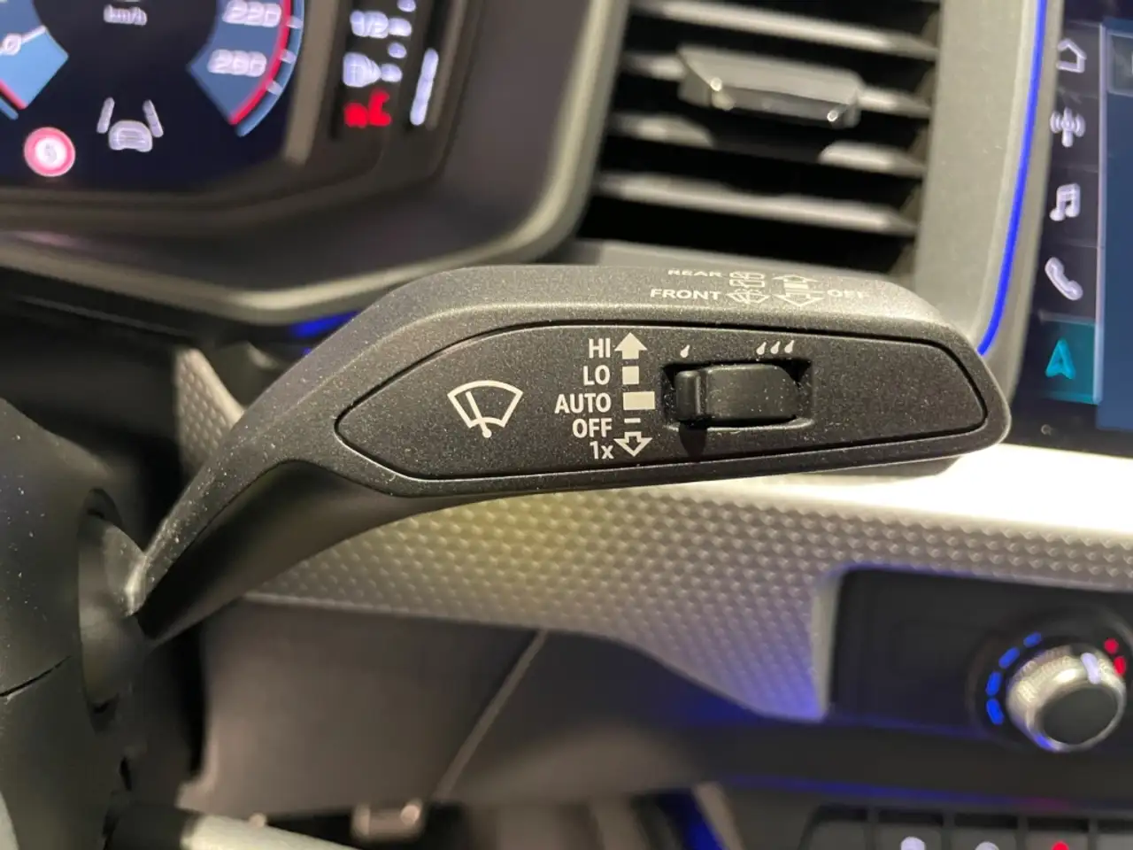Audi A1 Sportback 35 TFSI EU6d Navi LED ACC PDCv+h — معرض صور السيارة 21