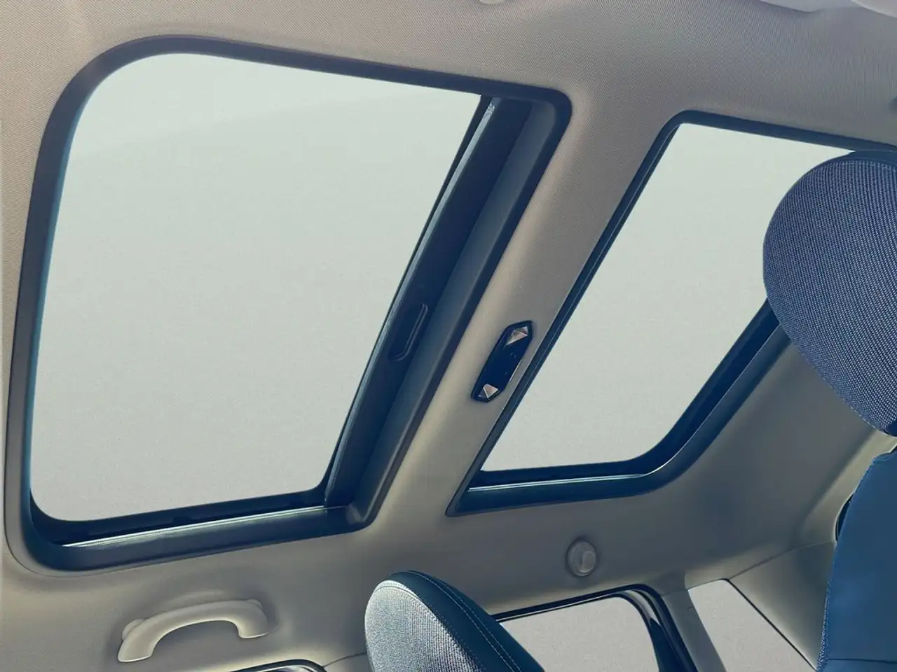 MINI Cooper 5 puertas C Essential Aut. — معرض صور السيارة 20